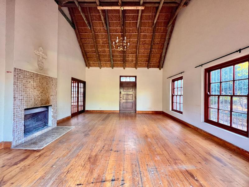 8 Bedroom Property for Sale in Hout Bay Western Cape